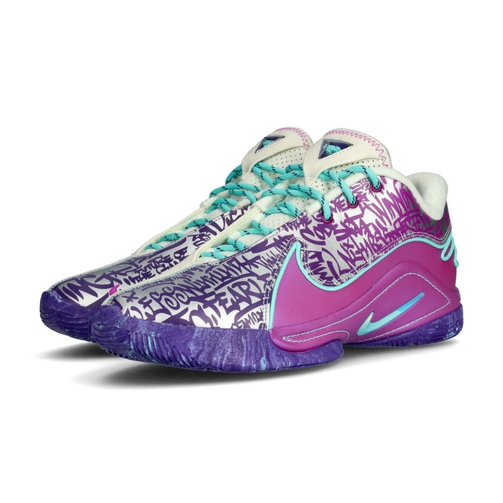 Nike LeBron 22 Sz 11.5 Women / 10 Mens Soft Pearl HyperTurquoise HV8454-001 NWT